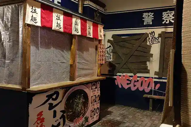 Ramen stand and Japanese signs in the Enigma City sets